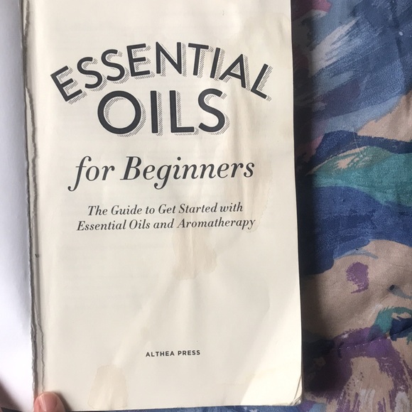 Essential Oils for Beginners guide book - Picture 4 of 8